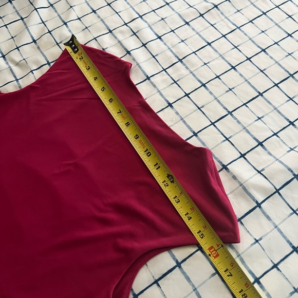 Used Women’s Elegant Red Ruched Top - Picture 9 of 10